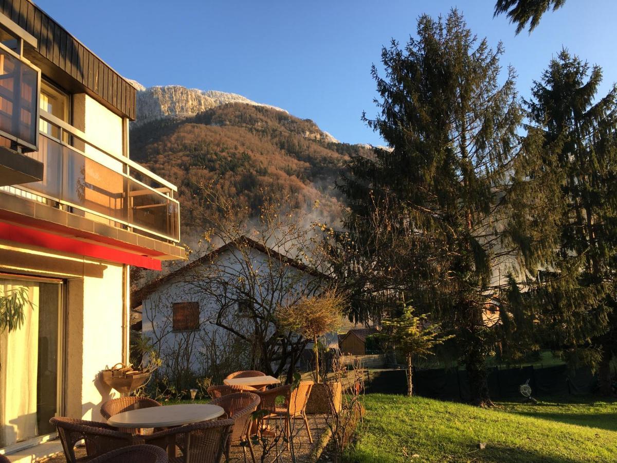 Au Pied Du Vercors Tout Est Permis La Riviere  外观 照片
