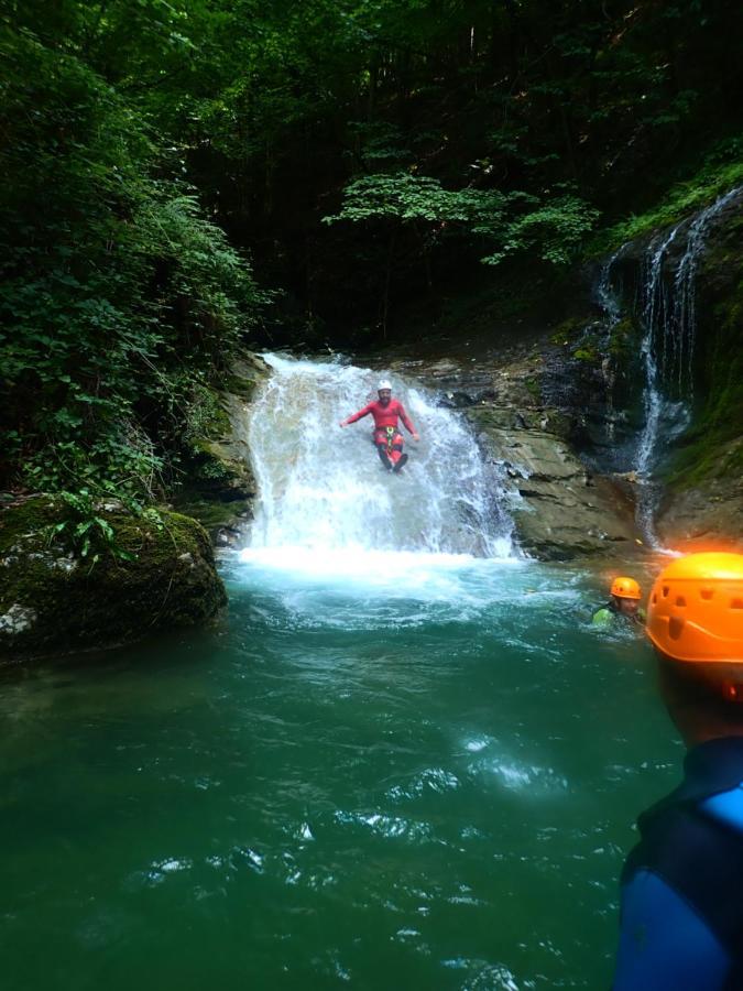 Au Pied Du Vercors Tout Est Permis La Riviere  外观 照片