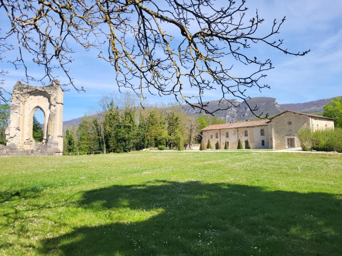 Au Pied Du Vercors Tout Est Permis La Riviere  外观 照片